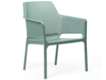 Scaun Net Relax, structură din polipropilenă cu fibră de sticlă, tratat UV, cotiere integrate, material reciclabil, stivuibil