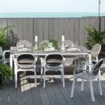 Scaun Palma, structură din polipropilenă, tratat UV, cotiere integrate, material reciclabil, stivuibil - imagine 3