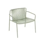 Scaun lounge Tribeca, cotiere integrate, din metal cu PVC împletit, stivuibil, pentru exterior